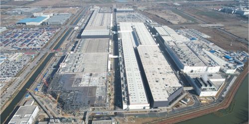 2021年特斯拉交付约94万辆增加87 ,实现超122万辆年产能
