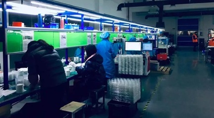 上海防疫物资生产企业复工11天 危机中的坚守与挑战